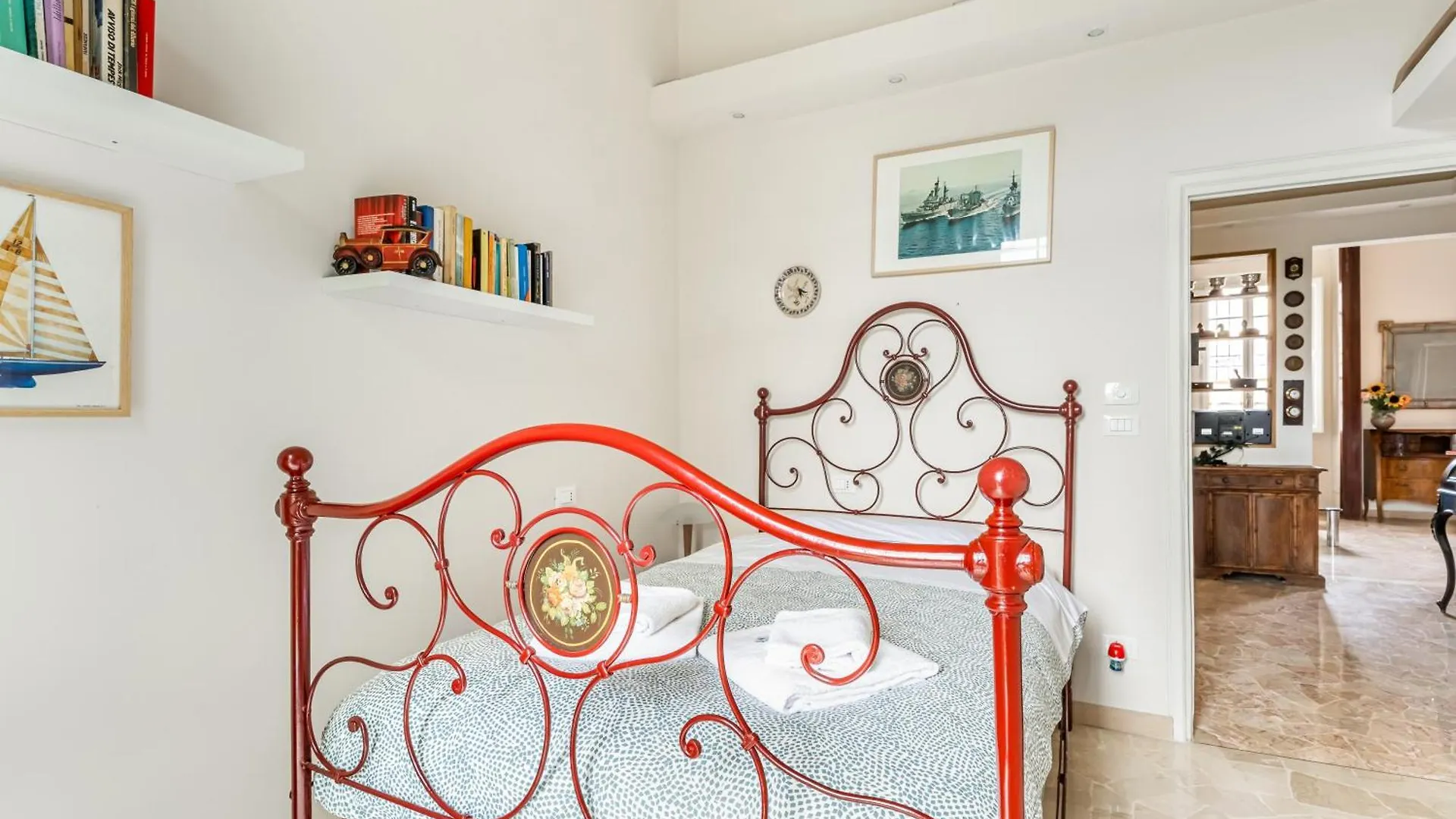 Bright Apartment With Private Garden And Balcony Florence